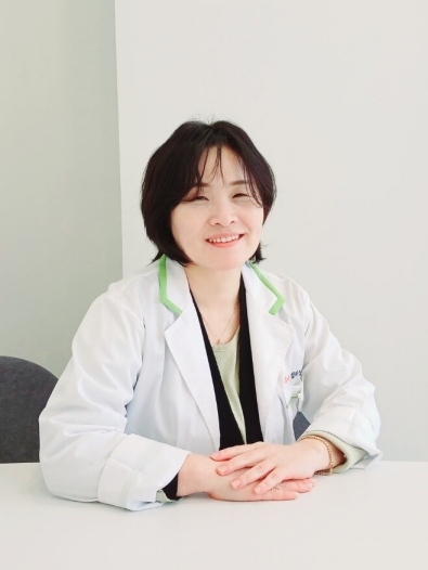 [칼럼] 사회관계불안, 성격의 문제가 아닌 생존을 위한 심리적 반응, 사람 앞에서 유난히 긴장하고 위축되는 이유